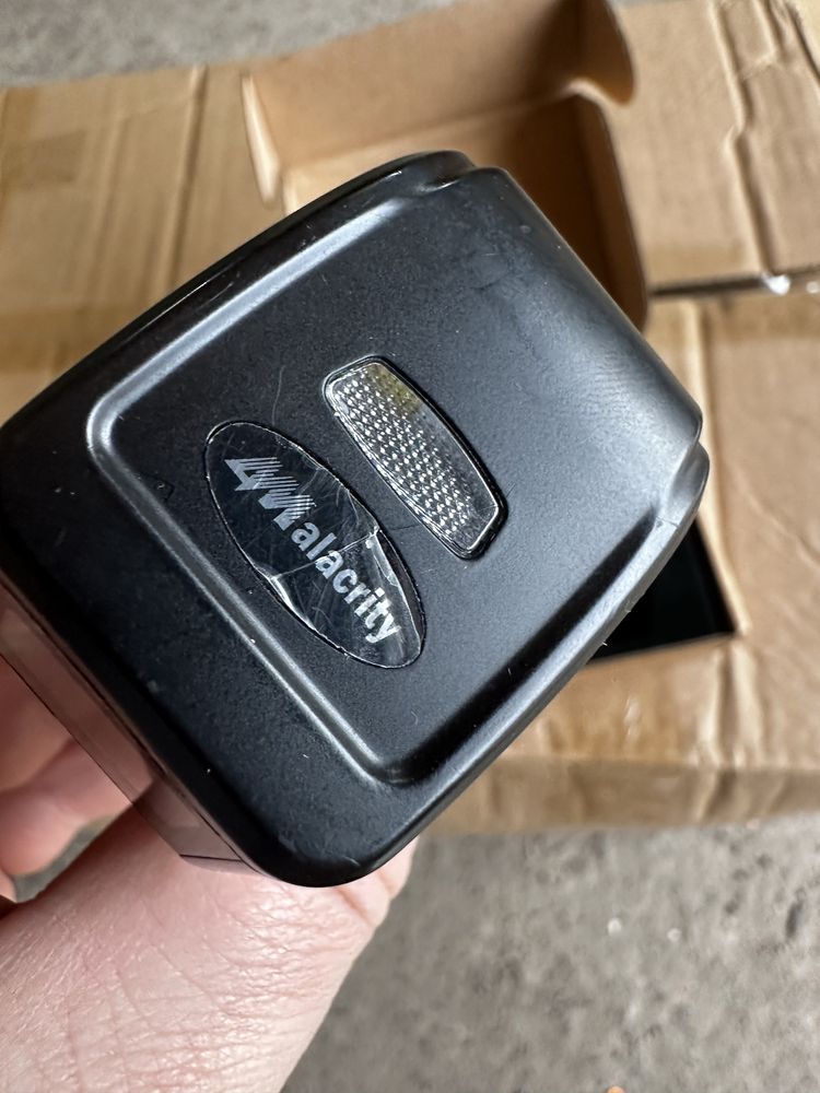 сканер для штрих-коду 1D Alacrity Ring Barcode Scanner на пальці