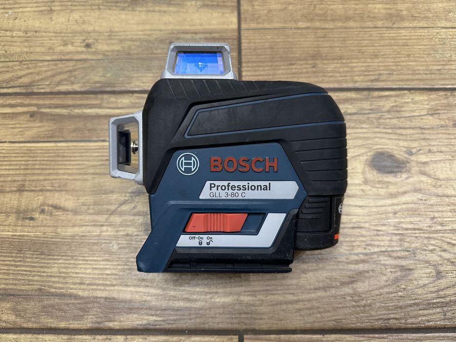 Laser krzyżowy BOSCH GLL 3-80 C | ZESTAW 2x bateria 2AH + ładowarka