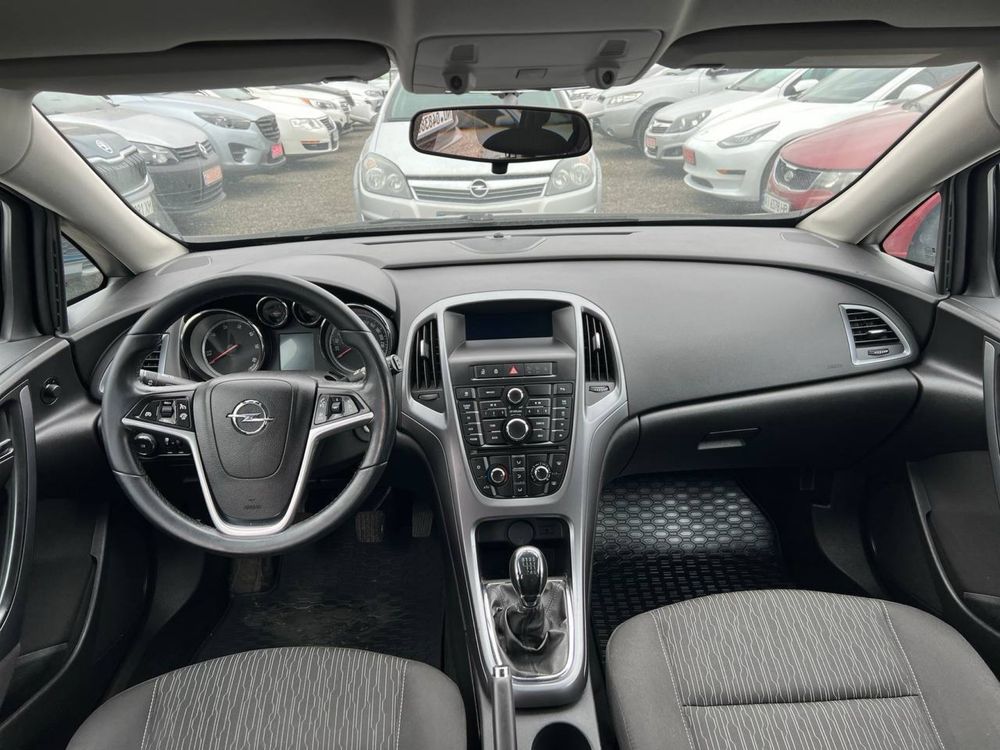 Opel Astra J 1,6D Car Invest Ukraine Лізинг