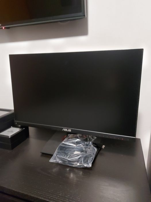 Monitor ASUS 144hz VG249