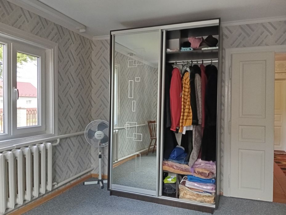 Продам будинок 3 гаражами,в 12 км.від м.Горохів!Або обмін!