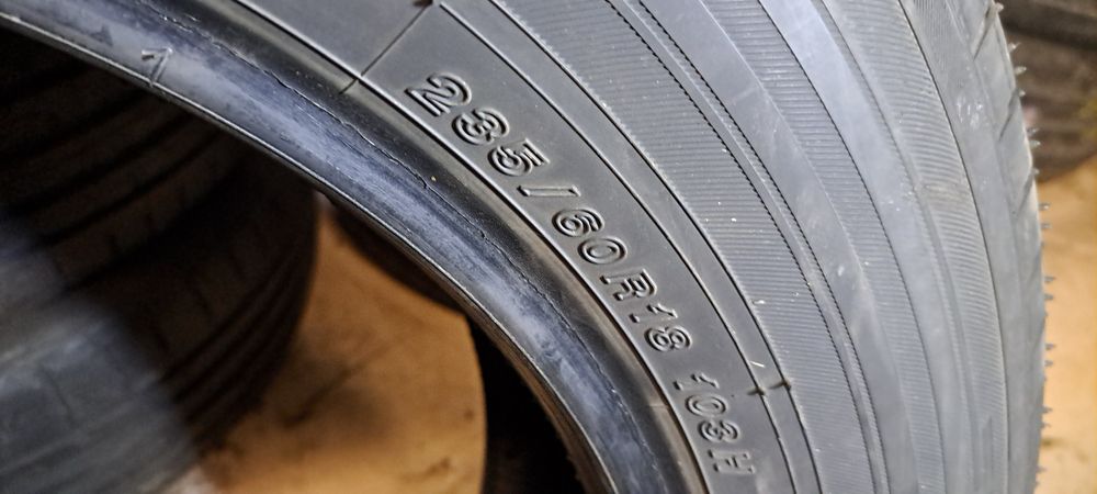 Pneus 235/60/18 yokhoama