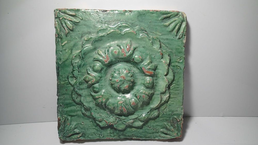 Azulejos antigo em Cerâmica de grandes dimensões