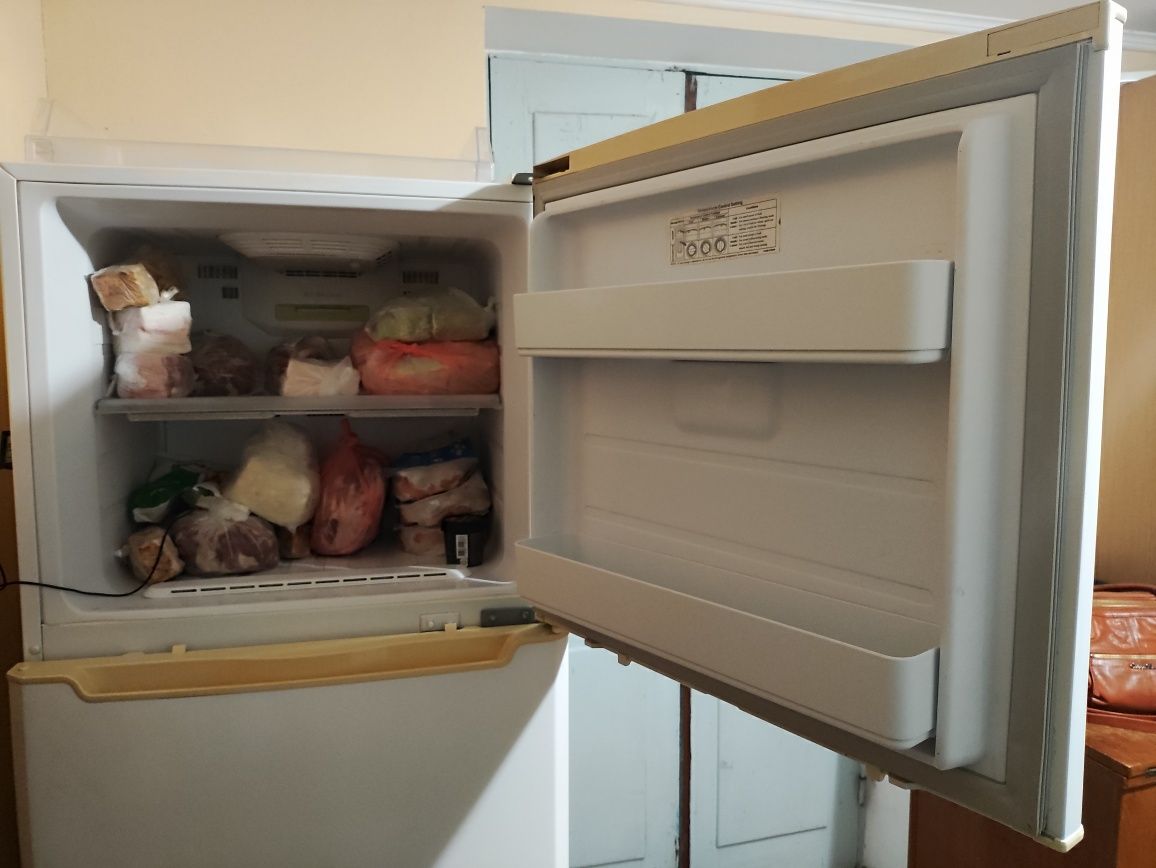 Продам холодильник Samsung (суха заморозка)