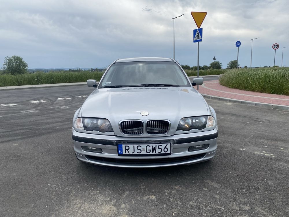 BMW e46 320i drift daily