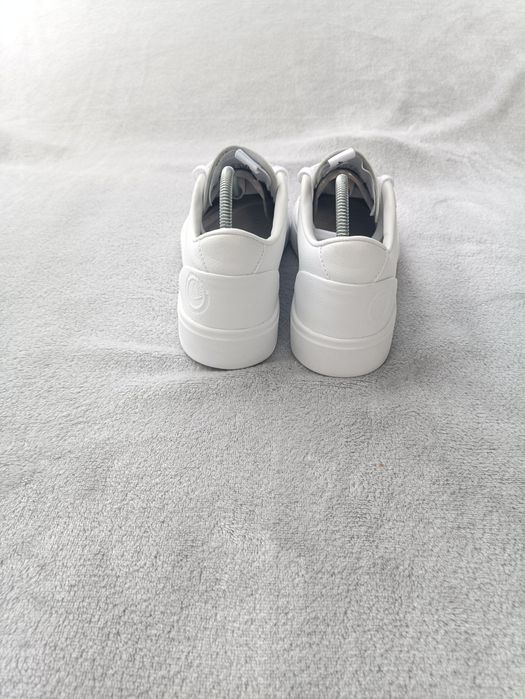 Женские кроссовки Adidas р39