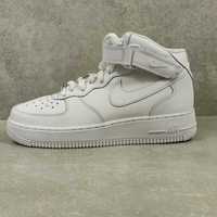 Buty dla dzieci Nike Air Force 1 Mid LE
Triple White (GS) r. 38,5 EU