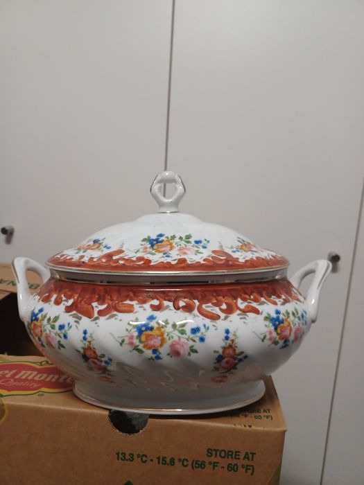 Terrina em porcelana