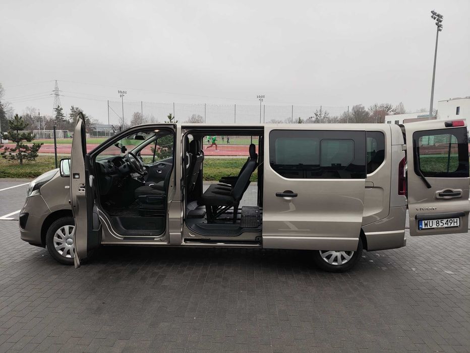Wynajem busa 9 osobowego. Wóz albo przewóz