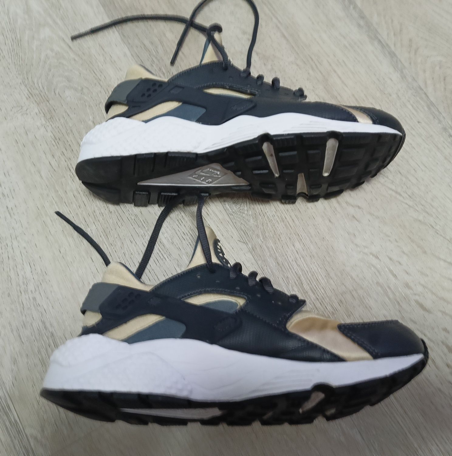 Buty huarache Nike Wmns Air Huarache Run "Anthracite"
