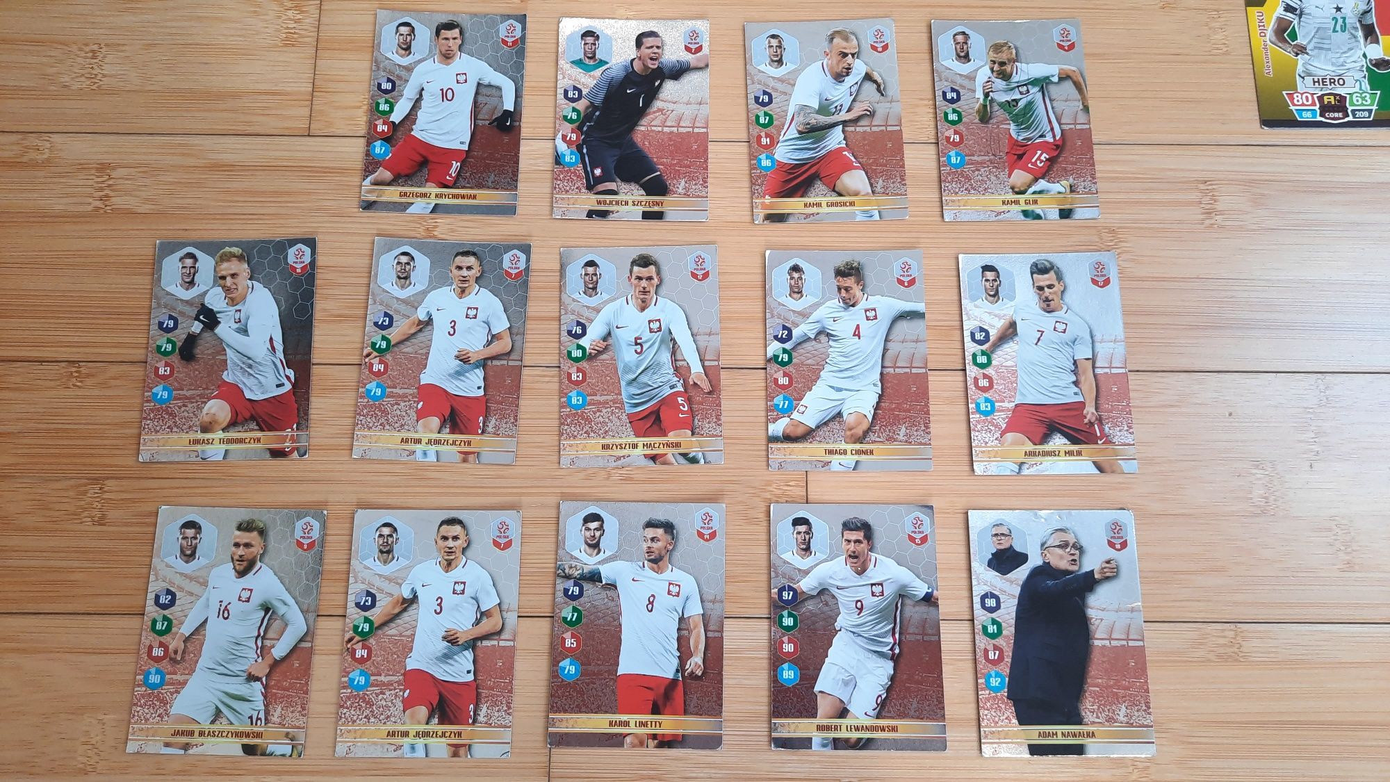 71 kart piłkarskich Panini FIFA Adrenalyn 365, 2020 do 2023 + 7 gratis