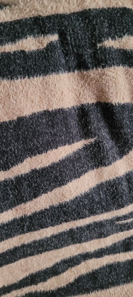Sweter zebra M/L Pimkie