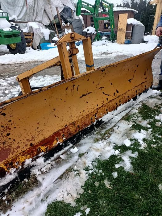 Pług do odśnieżania