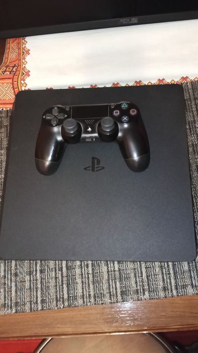 PS4 slim 1 TB + 1-2 геймпада