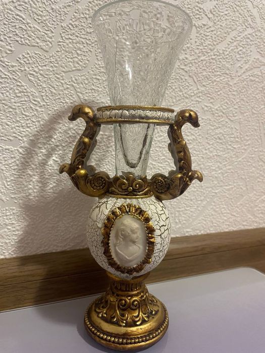 Старинная ваза-подсвечник