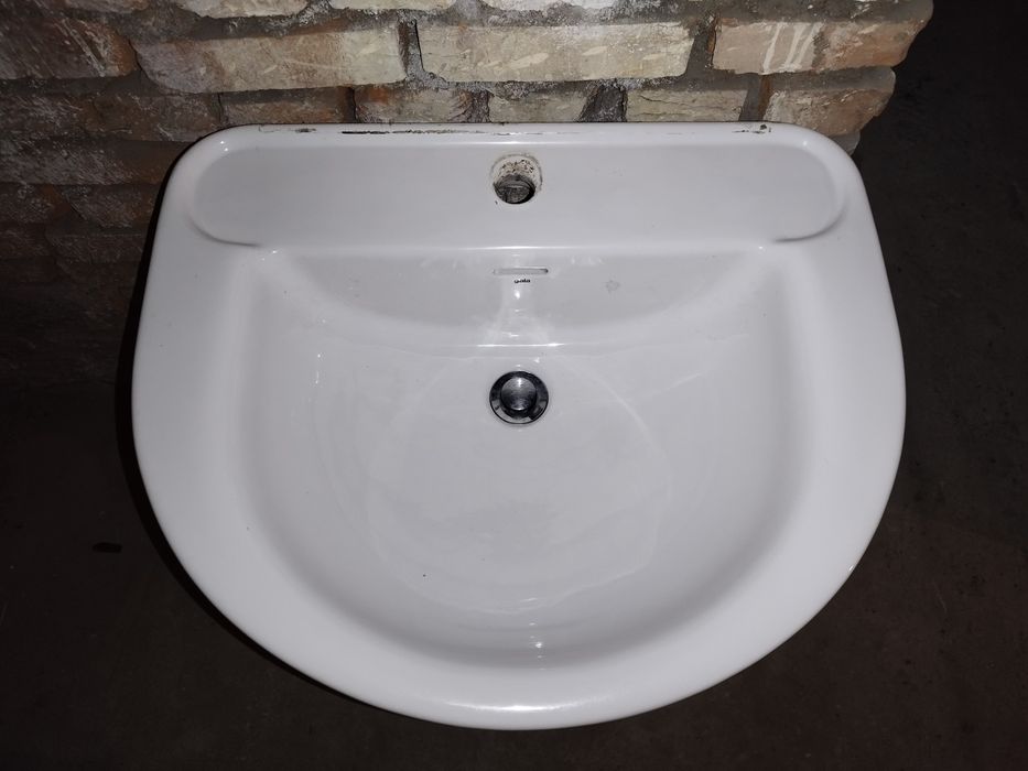 Umywalka ze słupkiem