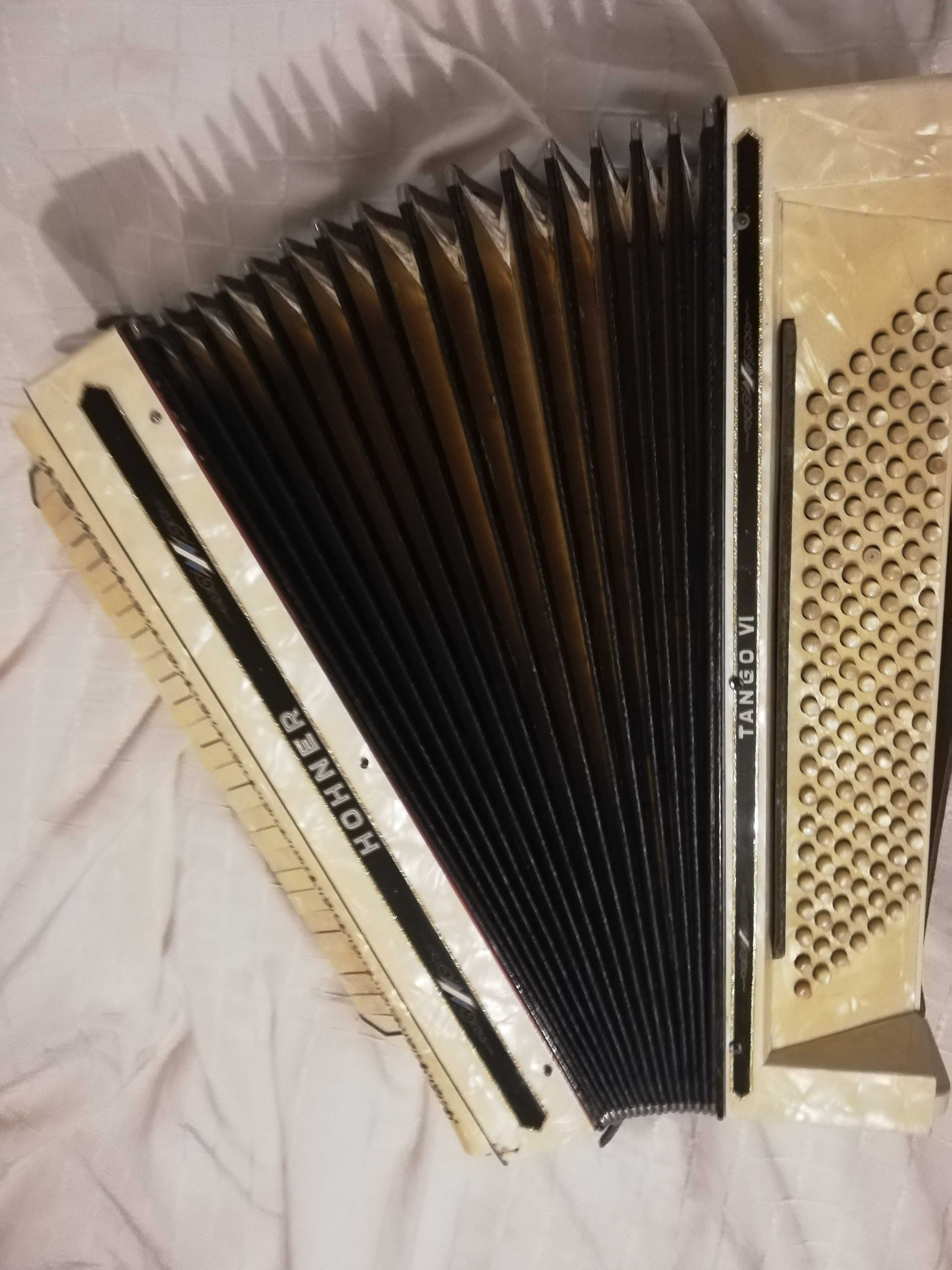 akordeon Hohner  Tango  VI