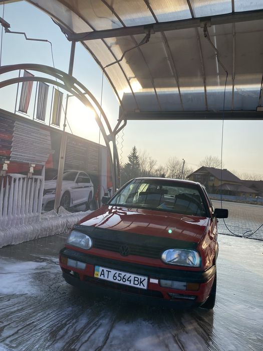 Робоча конячка Golf III терміново