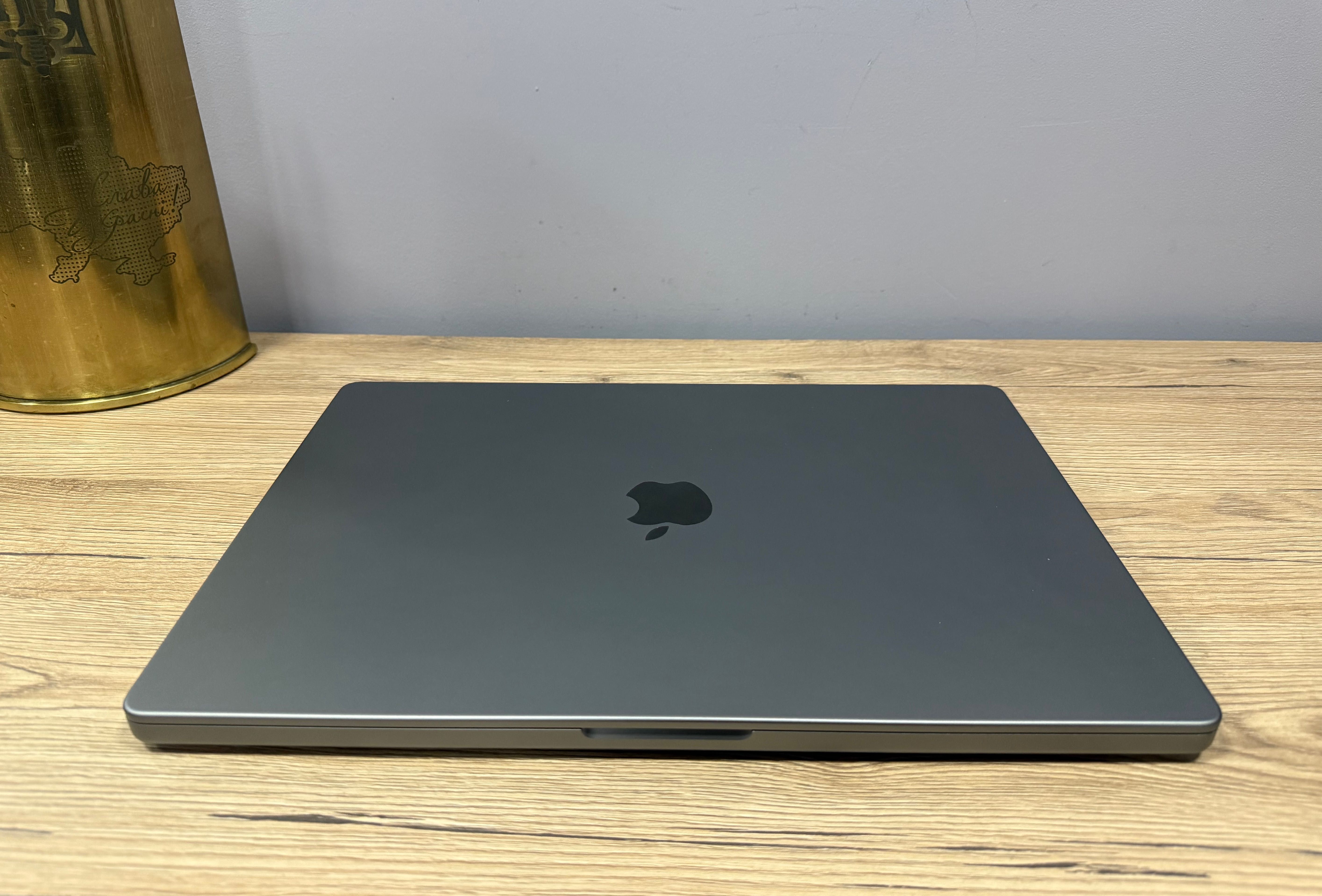 MacBook PRO 16 M1 MAX 10 CPU/ 24 GPU/ 32 RAM/ 512 Space