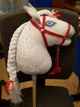 Hobby Horse koń na kiju biały z czarną hreczką