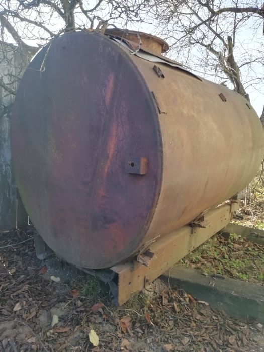 Бочка металева 2.8 м3