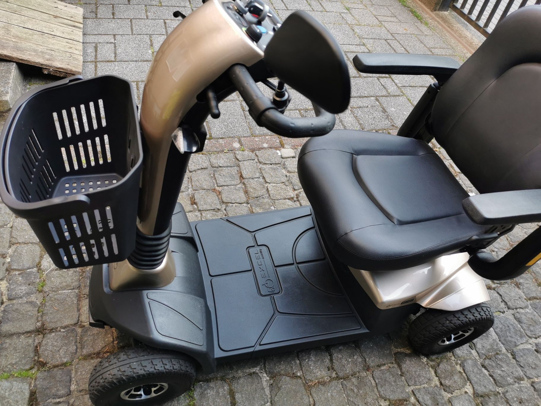 Skuter Wózek Eletryczny EXCEL SENZO Idealny pojazd do aktywnego życia