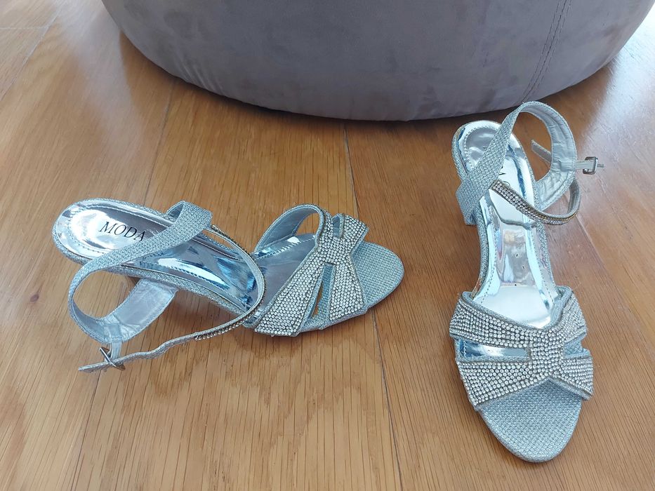 Sandálias prata com brilhantes, nr. 36