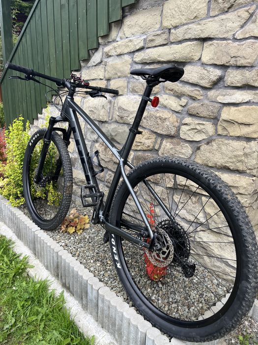 Rower Trek X Caliber 8 2021 rozmiar XL