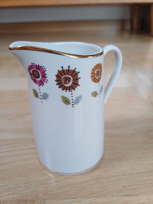 Mlecznik, dzbanek porcelanowy Wałbrzych