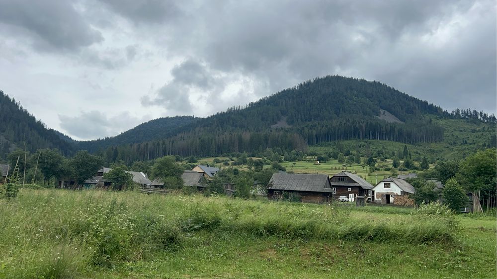 Продається ділянка у горах Закарпаття село Голятин