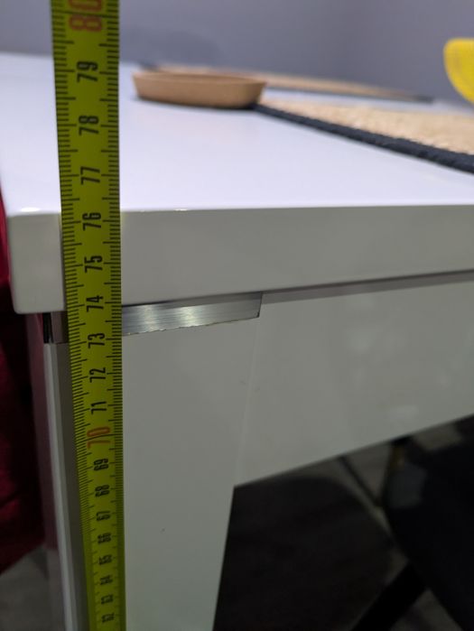 Biały stół 90x90 rozkładany w dobrym stanie