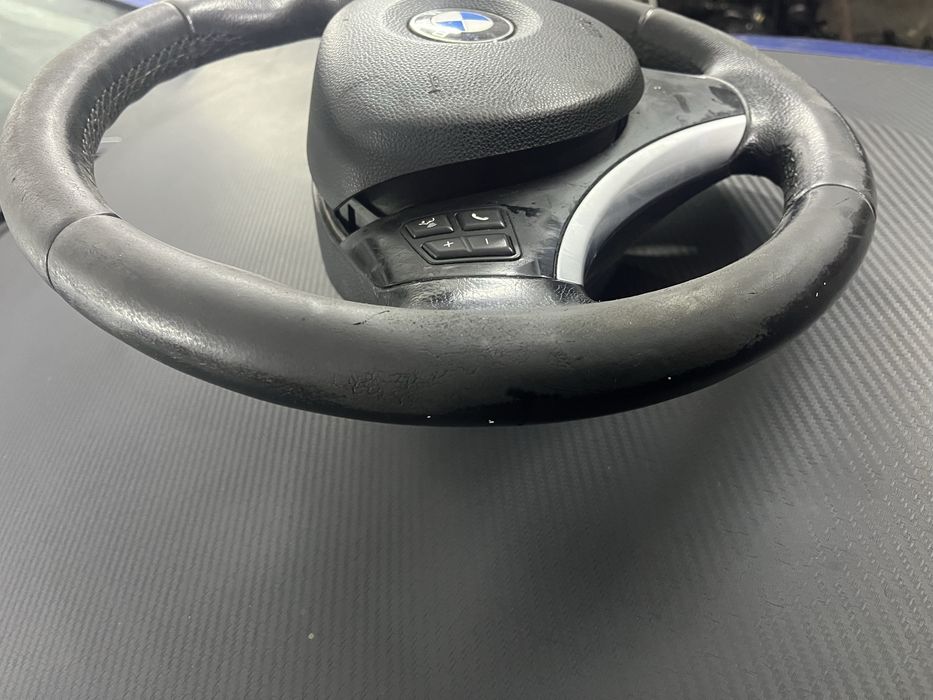 Kierownica BMW E90/E91/E92 z przyciskami multifunkcyjnymi