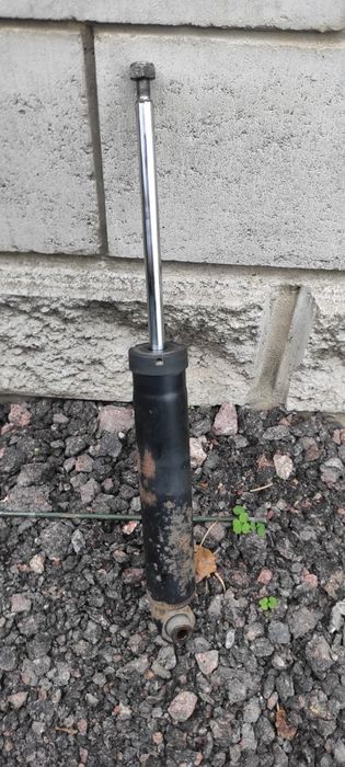 Амортизатор Mercedes W212