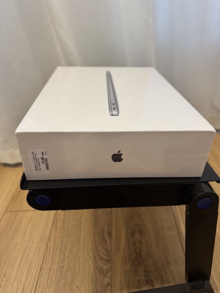 MacBook Air 2030 13 / 8GB /256 GB/ M1