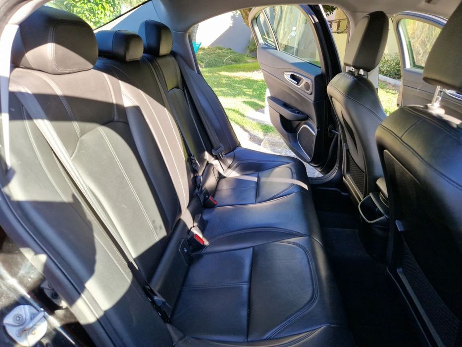 Alfa Romeo Giulia 2.2JTDM  180cv