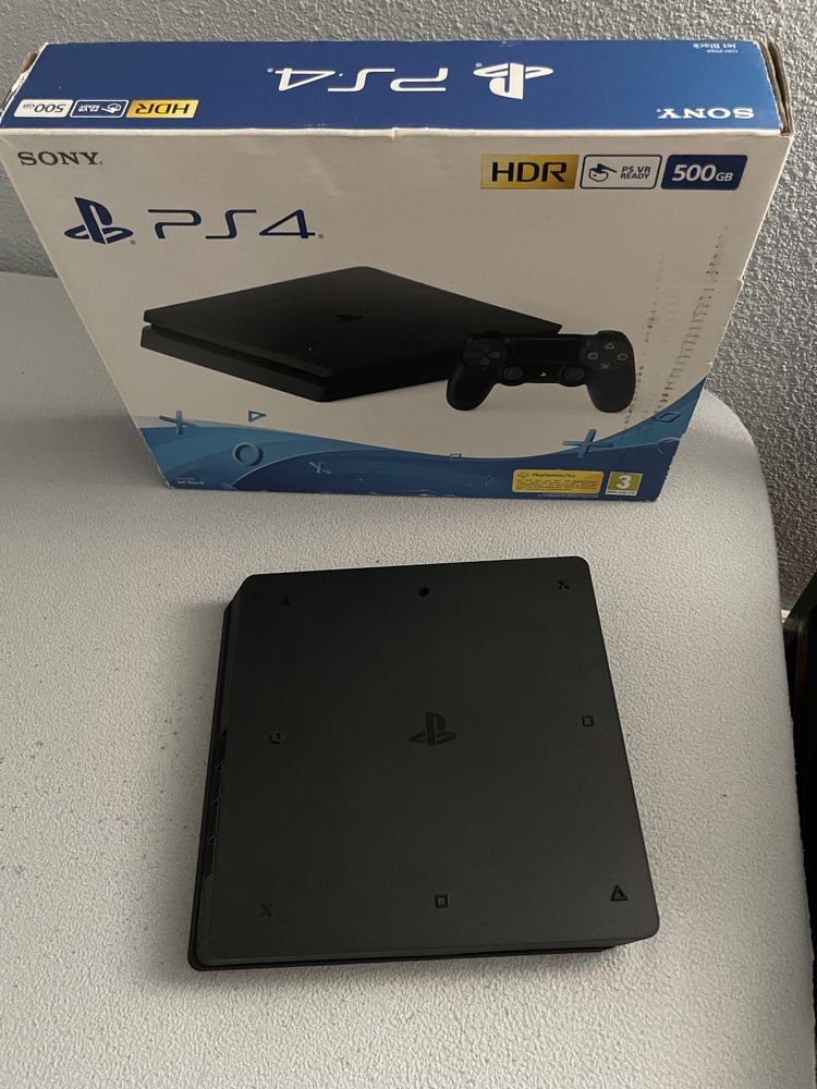 Playstation 4 Slim 500GB - como nova