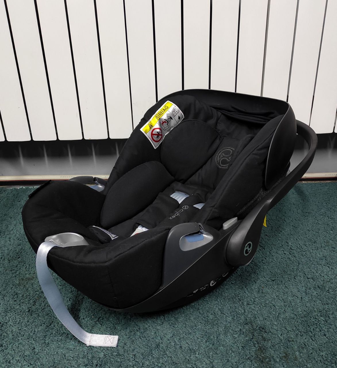 Автокрісло Cybex Z i-size deep black в ідеальному стані