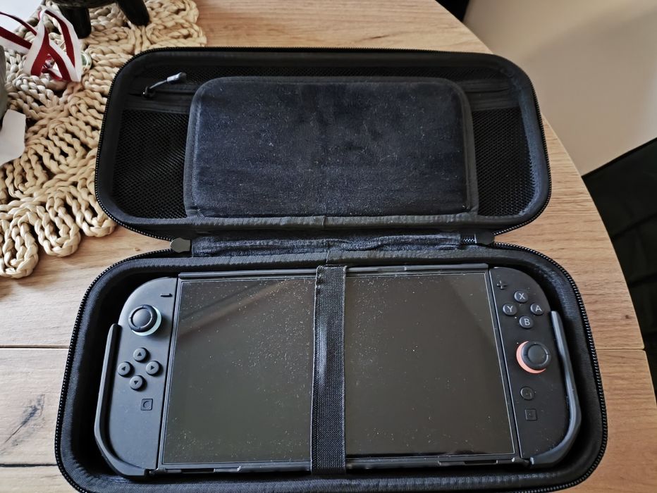 Pokrowiec Supcase do Nintendo Switch 2