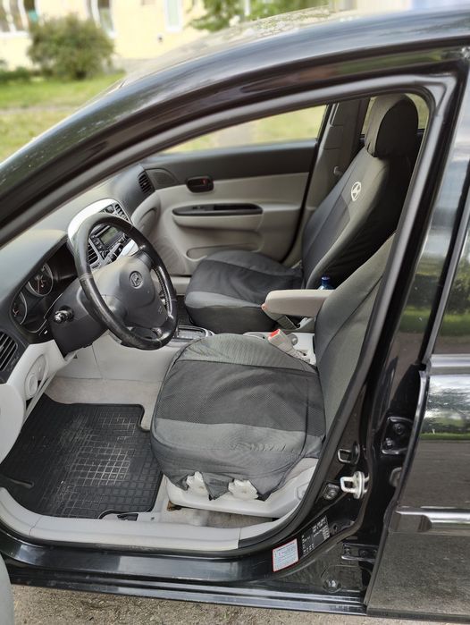 Hyundai Accent  1.6 AT