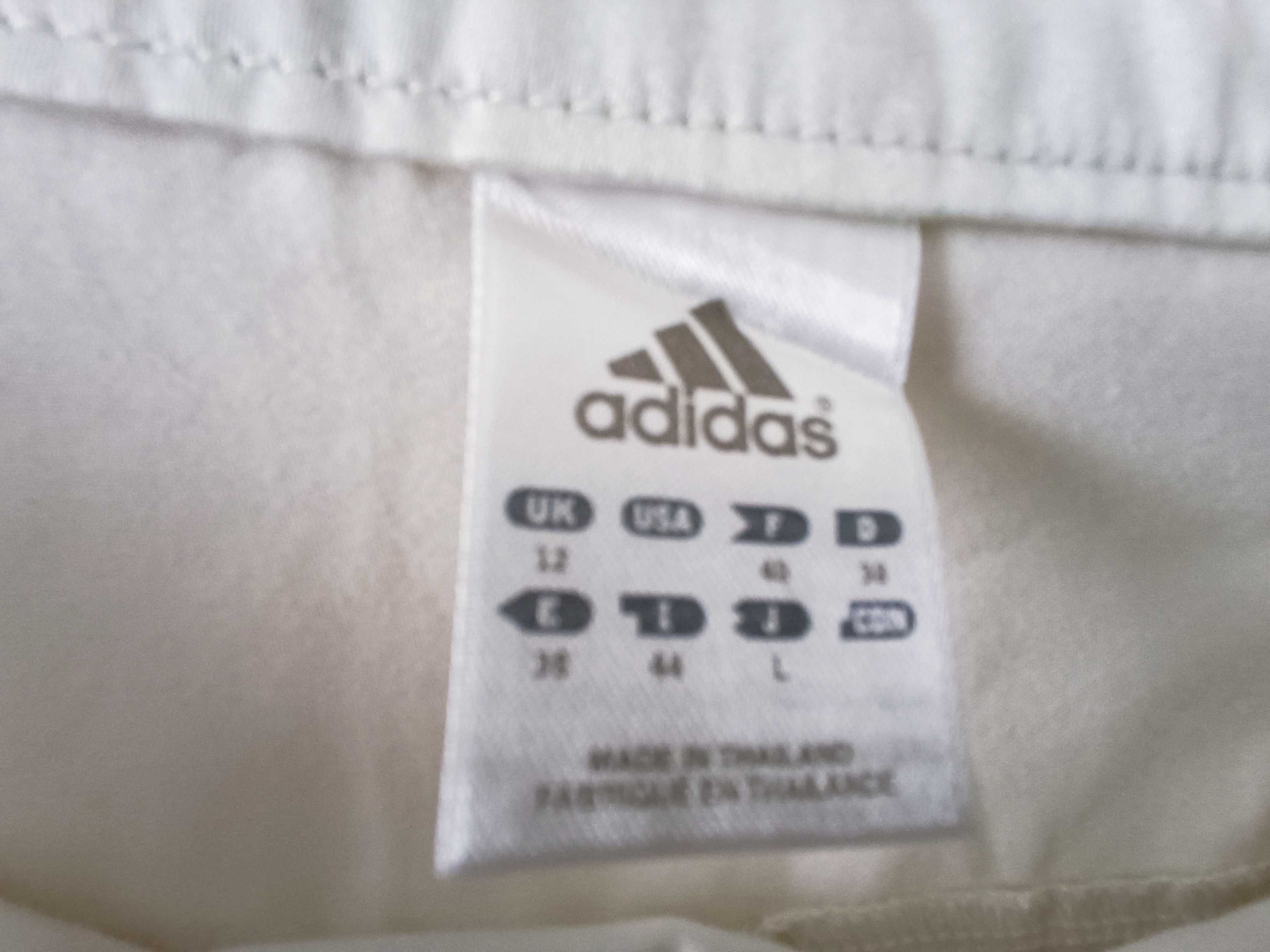 Saia desportiva branca da Adidas