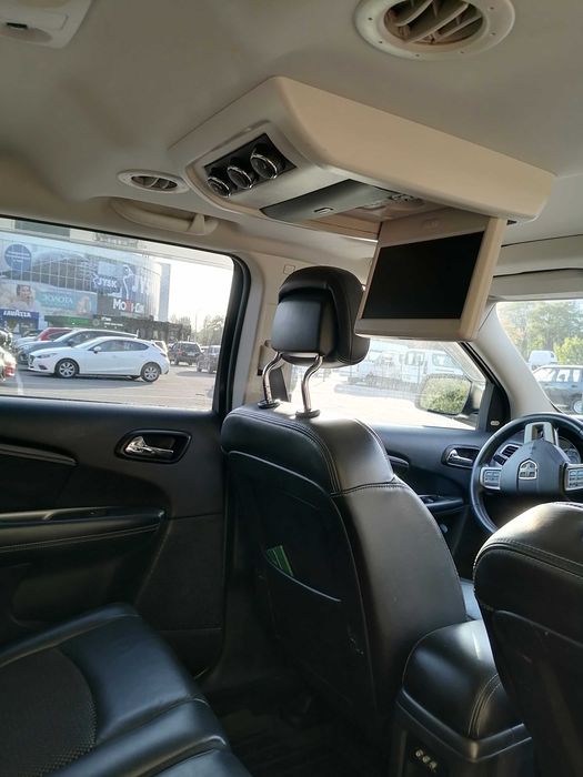 Продам или обменяю ласточку Додж джорни 3,6