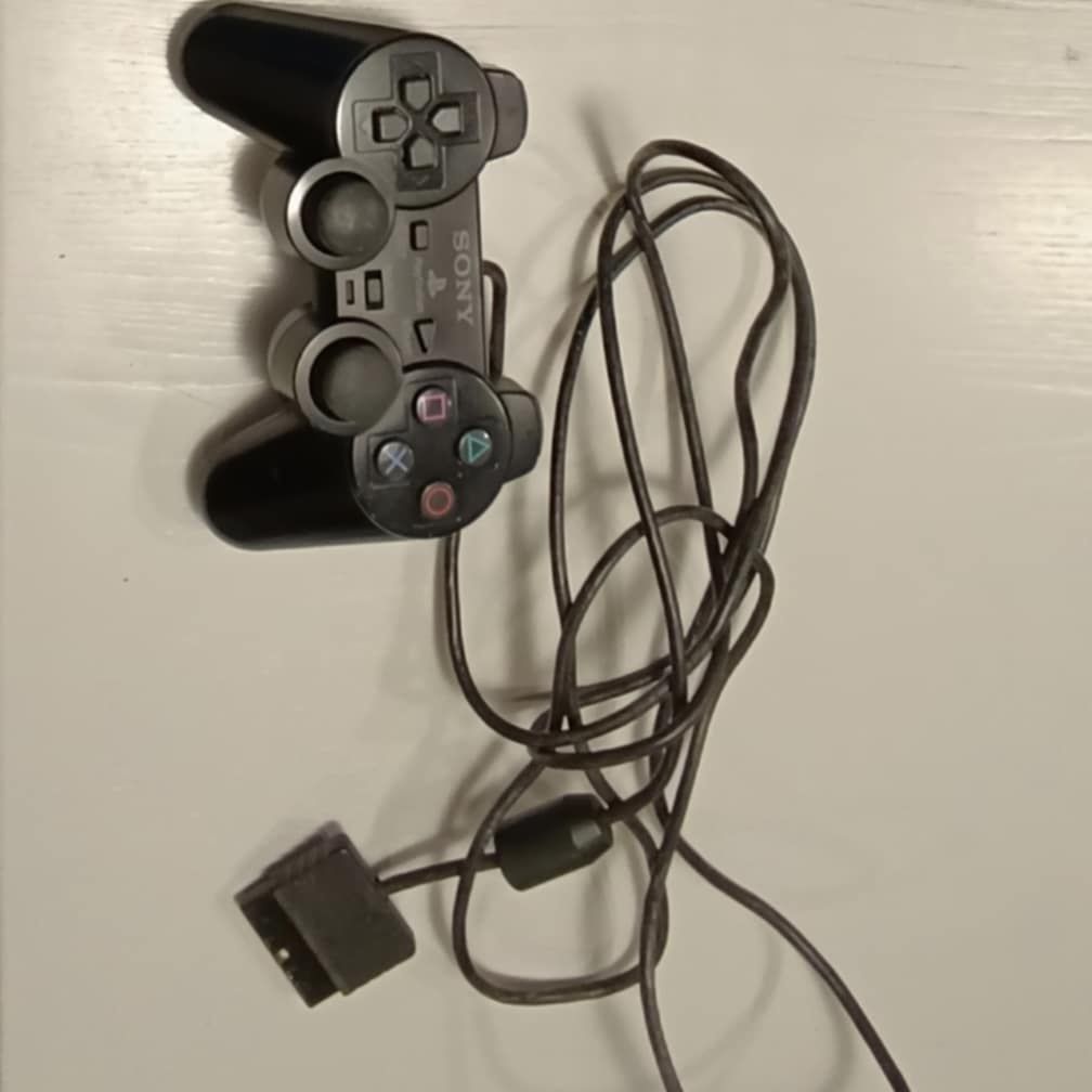 ps2 z 4 grami i 2 padami