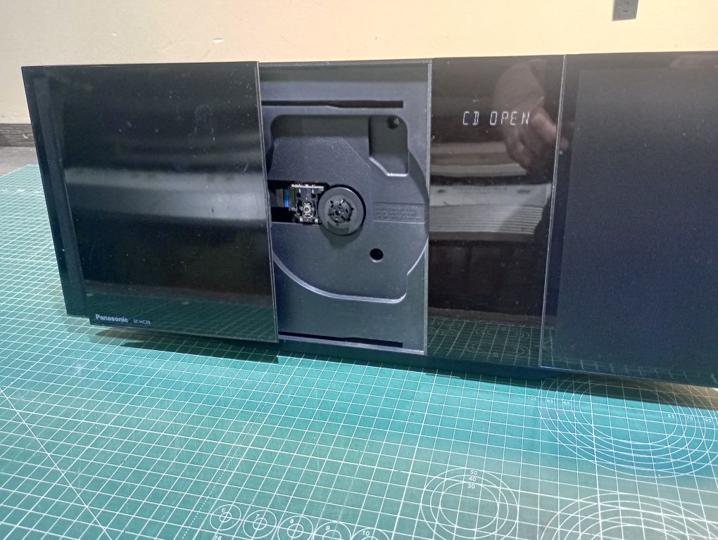 Музичний центр Panasonic SC-HC39EE-K