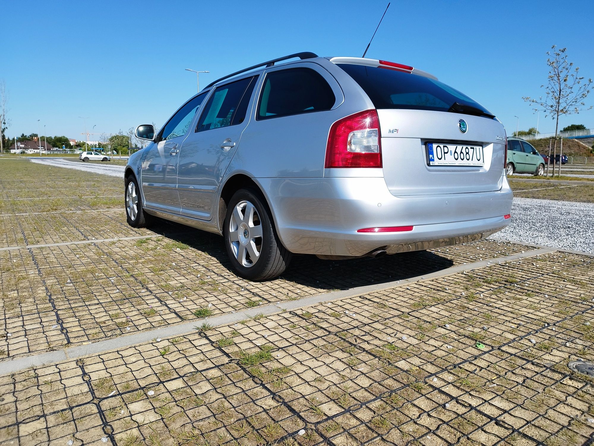Octavia 2 kombi Ambiente 1.6 Mpi 102km - ładny stan