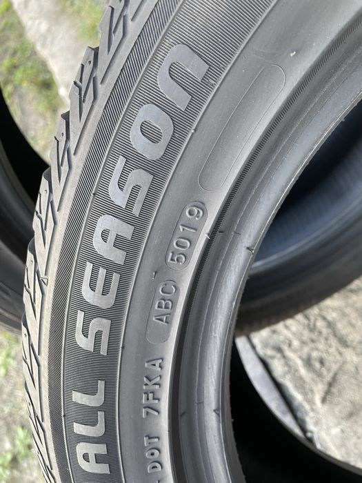 Всесезонні шини Medalion 225/50 R17