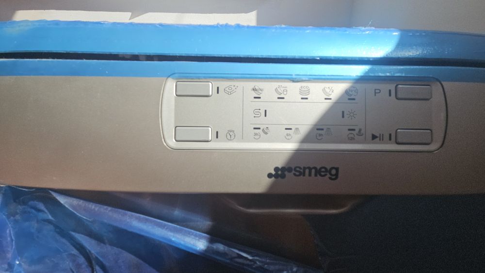 Посудомиюча машина SMEG