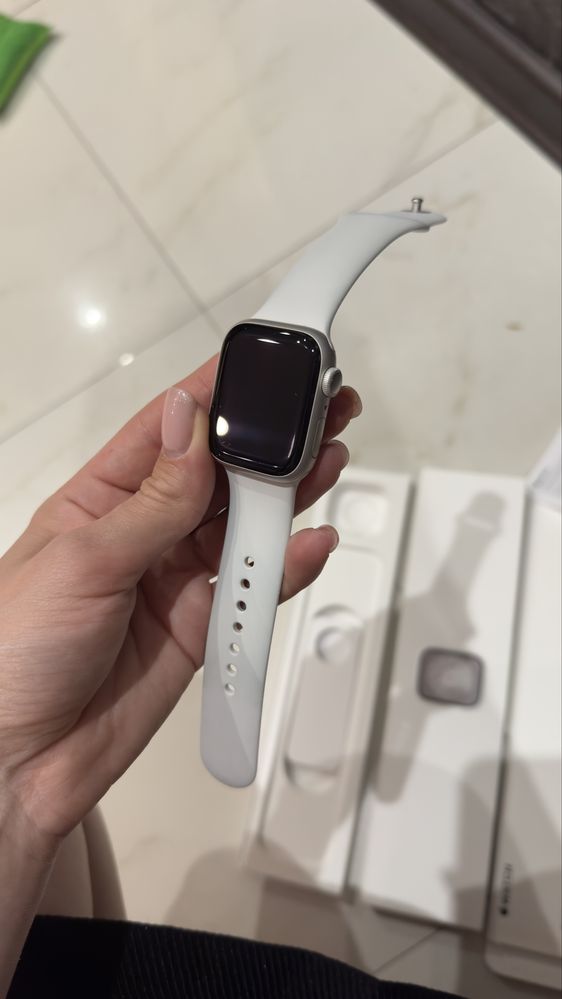 Apple Watch Series 8 41mm. оригінал  ( стан ідеальний)