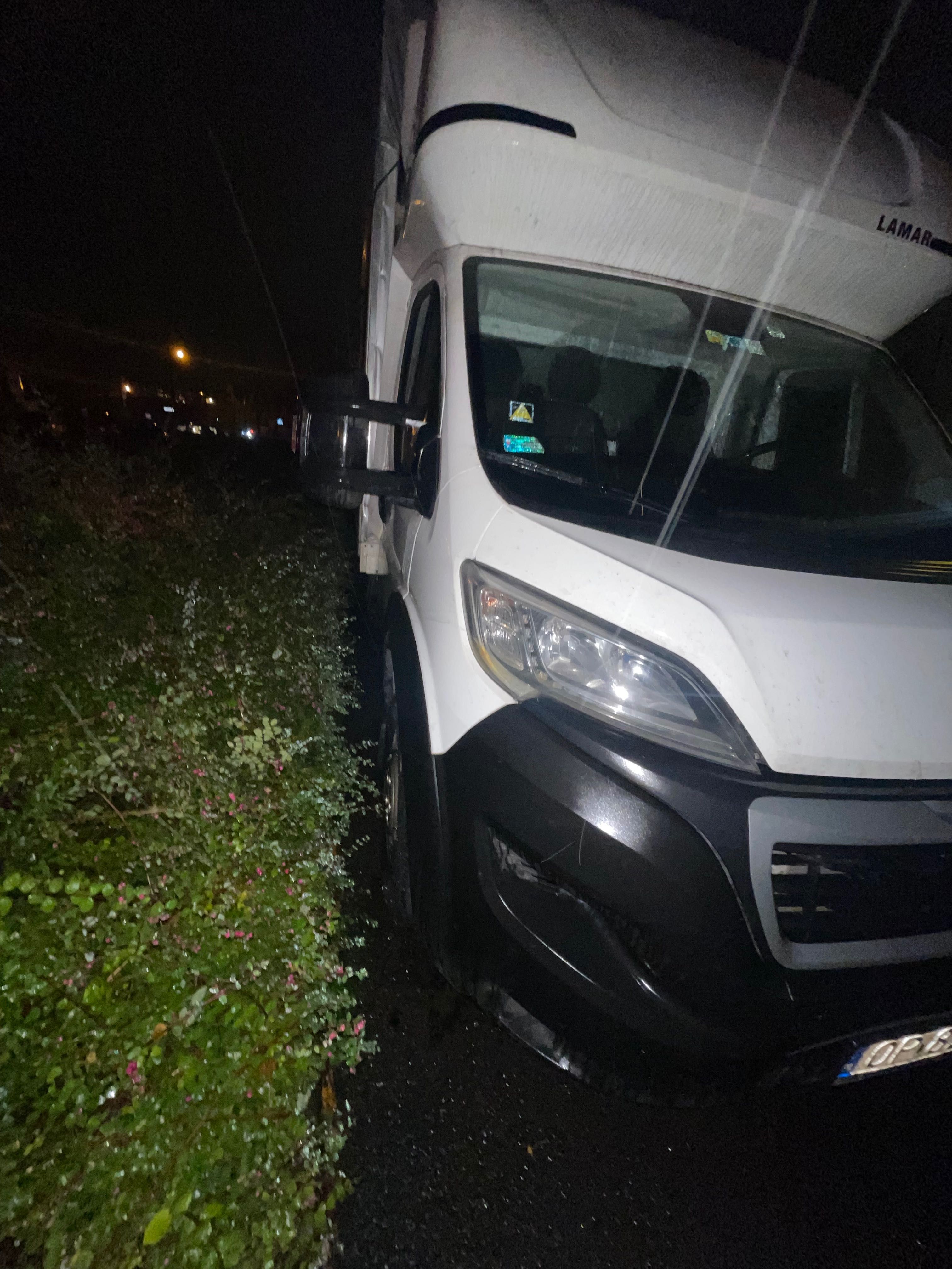 Wynajem busów Renault Master Plandeka 8,10,12 pal