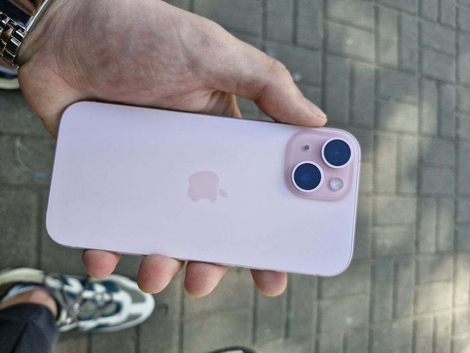 Продам Iphone 15 128 gb