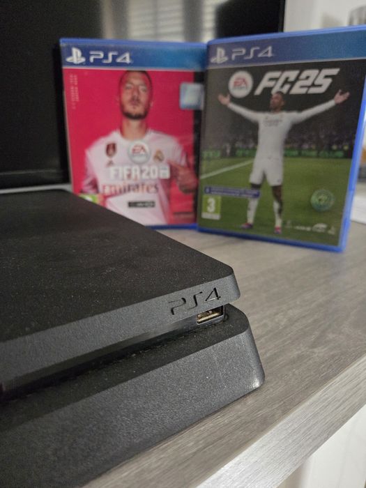 Playstation 4 500Gb + 2 comandos + 2 Jogos